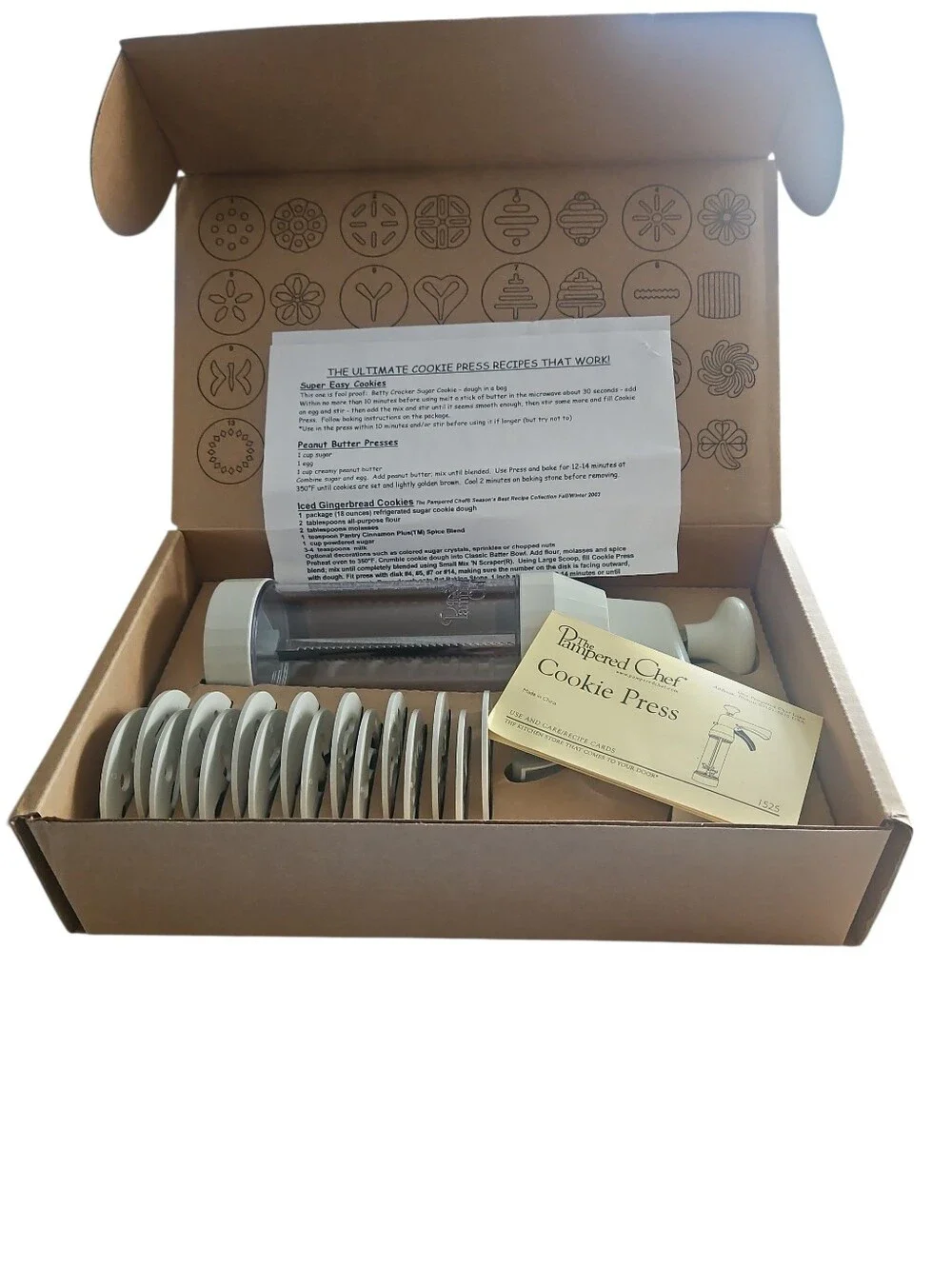 The Pampered Chef Tan Cookie Press - Easy Dough Dispenser Open Box